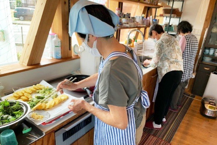 調理している様子